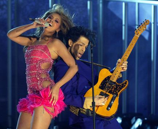 Illustration for article titled 32 Photos of Prince We Love